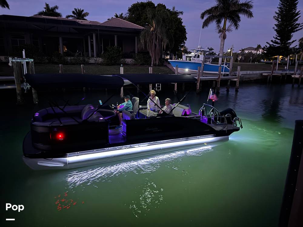 Slide: The Image of Beautiful Night Lighting. - 15312173