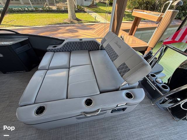 Slide: The Image of Huge Sundeck Features View Fore Or Aft - 15271031