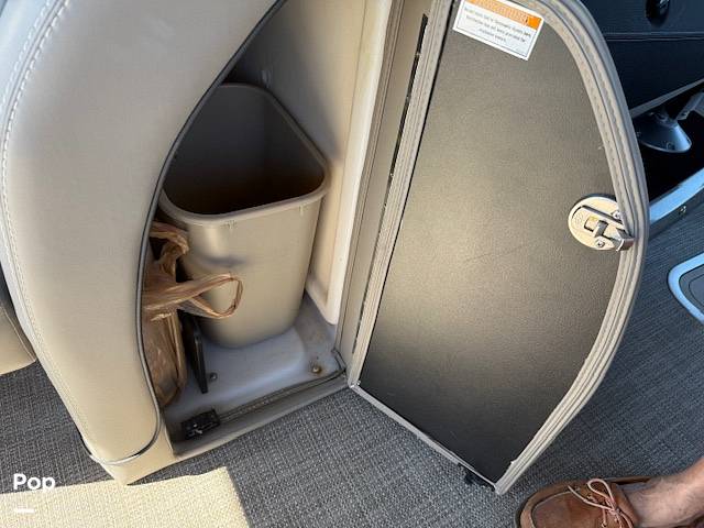 Slide: The Image of Helm Compartment - 15271267