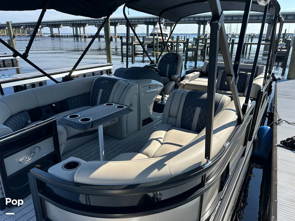 Slide: The Image of 2023 Barletta Lusso L23U - 14726121