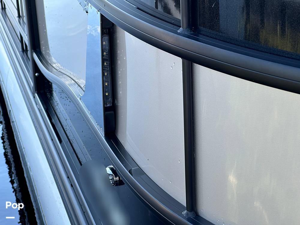 Slide: The Image of Docking Lights - 14726119
