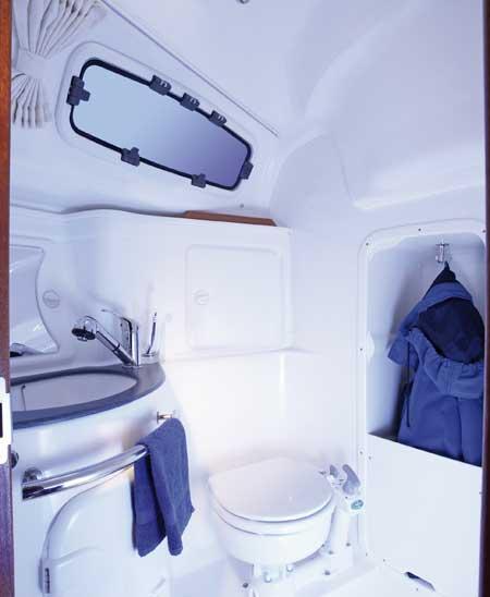 Slide: The Image of Bavaria Cruiser 33 2006 - 8