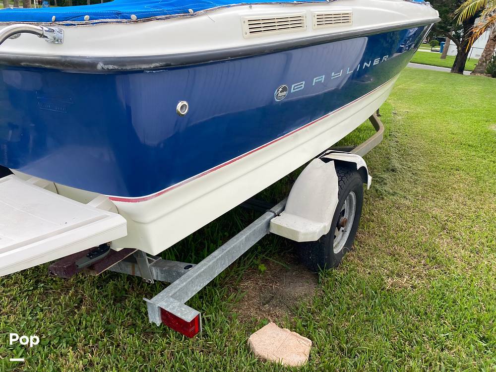 Slide: The Image of Bayliner 215 2005 - 11290359