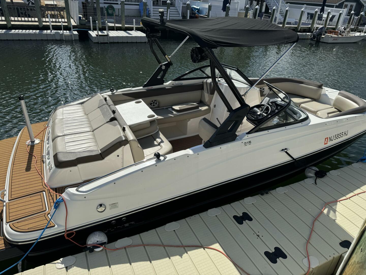 Slide: The Image of Bayliner 215 Deck Boat 2017 - 4725388