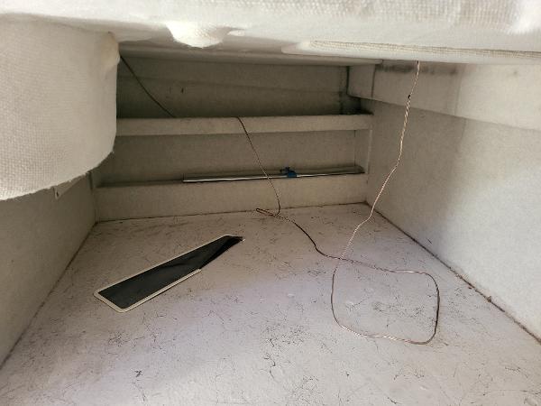 Slide: The Image of Interior cabin of 1995 Bayliner 2355 Ciera Sunbridge boat. - 12