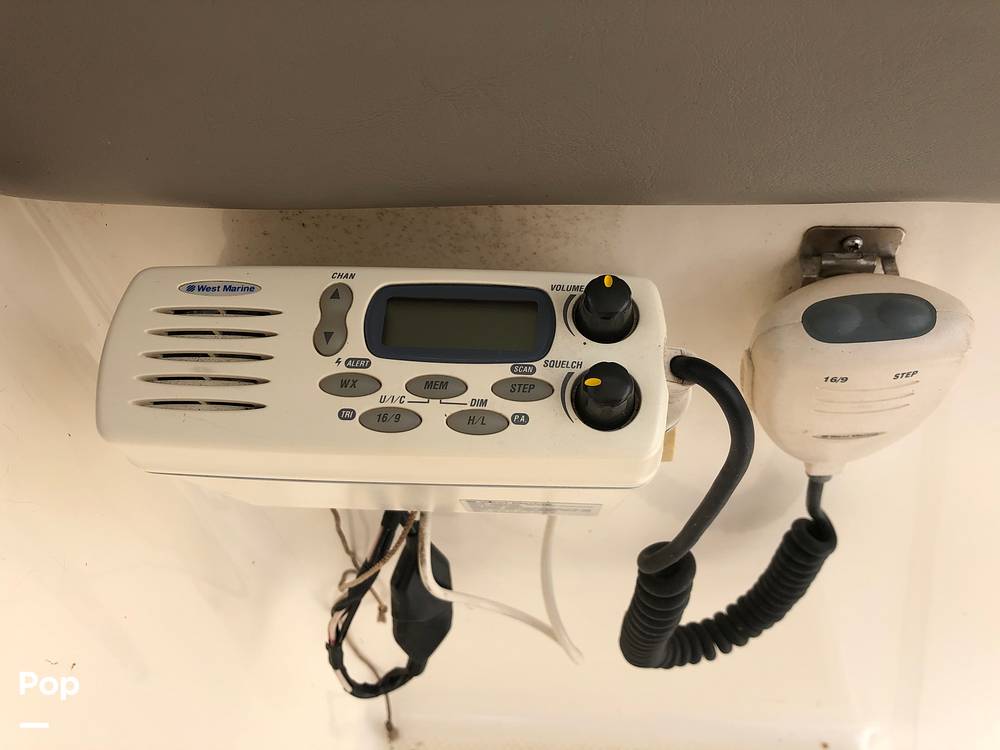 Slide: The Image of Bayliner 2452 Ciera Express 2000 - 32
