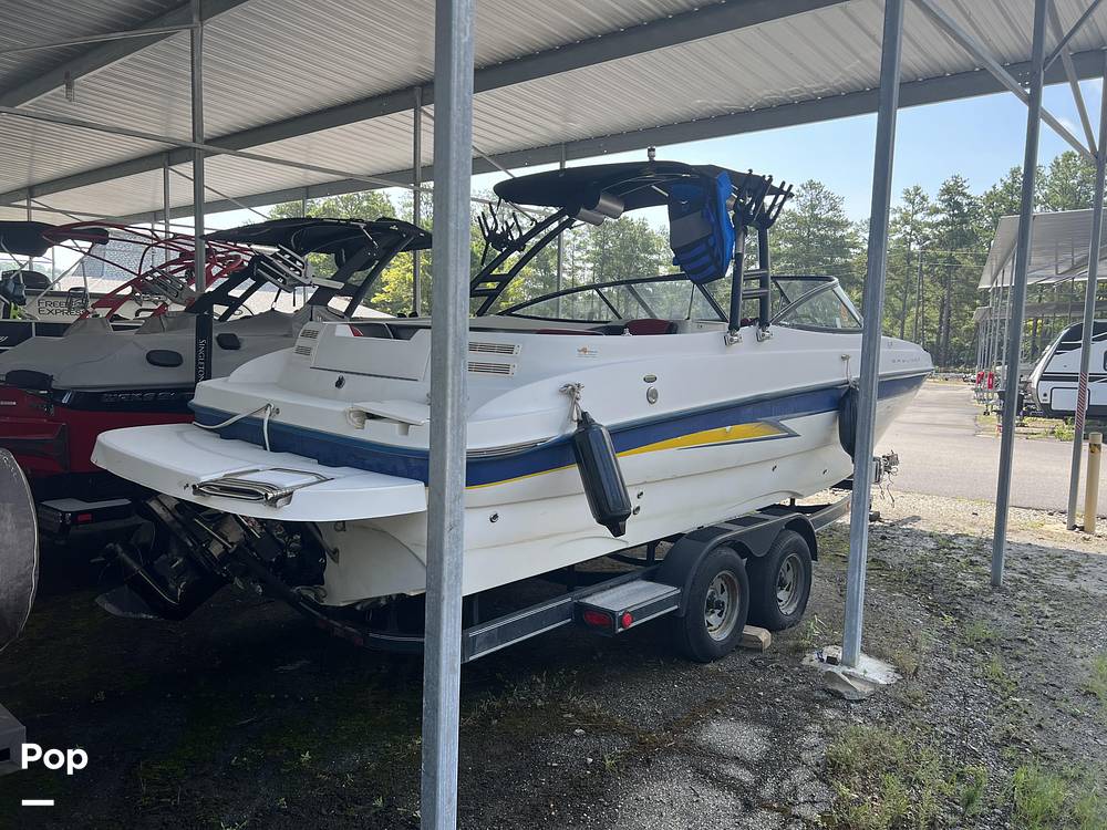Slide: The Image of Bayliner 249 Sun Deck 2004 - 12970974