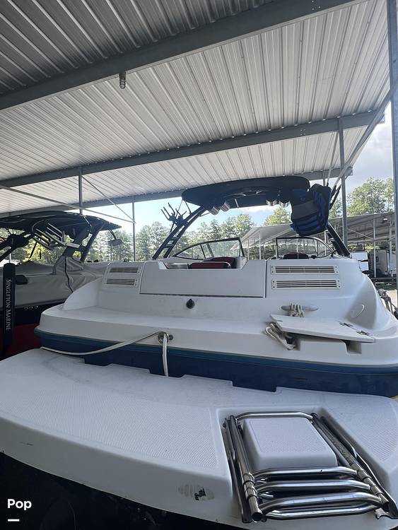 Slide: The Image of Bayliner 249 Sun Deck 2004 - 12971029