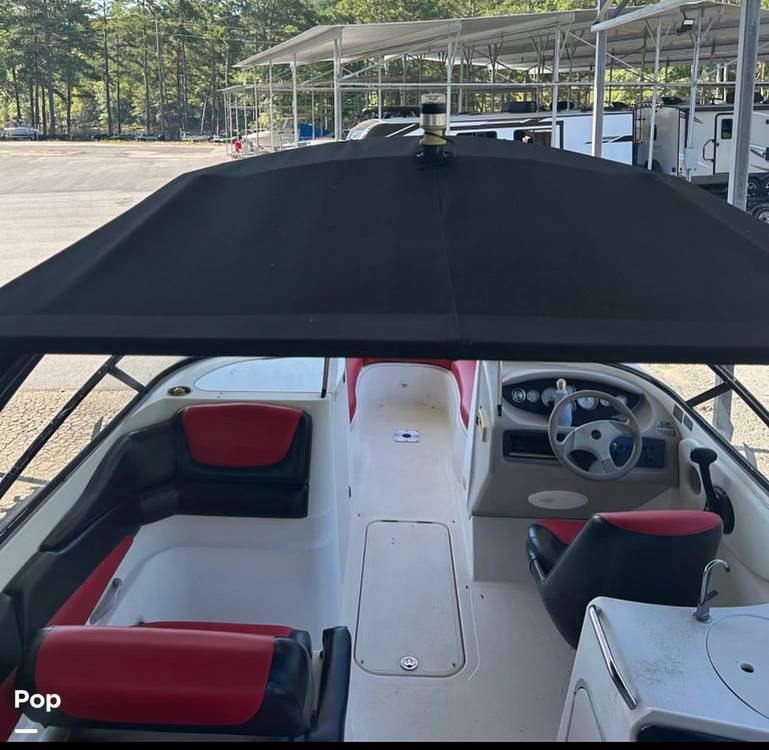 Slide: The Image of Bayliner 249 Sun Deck 2004 - 13013283