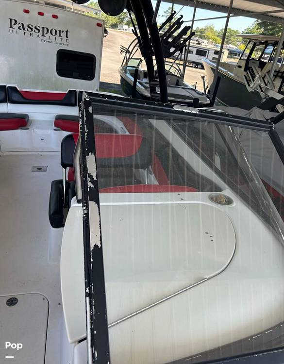 Slide: The Image of Bayliner 249 Sun Deck 2004 - 13013284