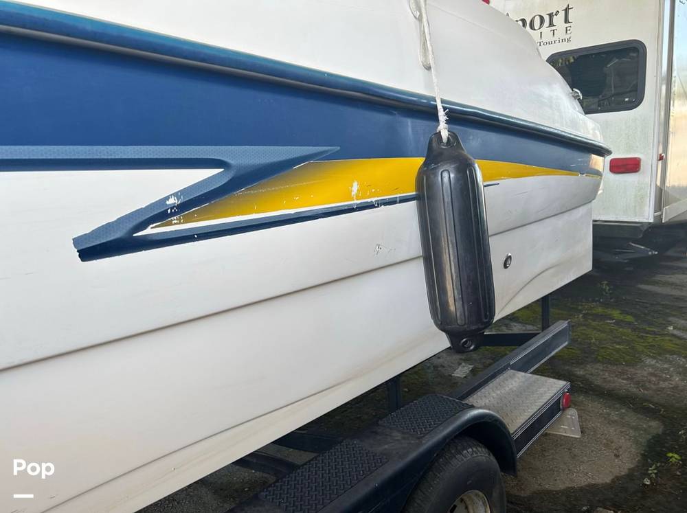 Slide: The Image of Bayliner 249 Sun Deck 2004 - 13013289