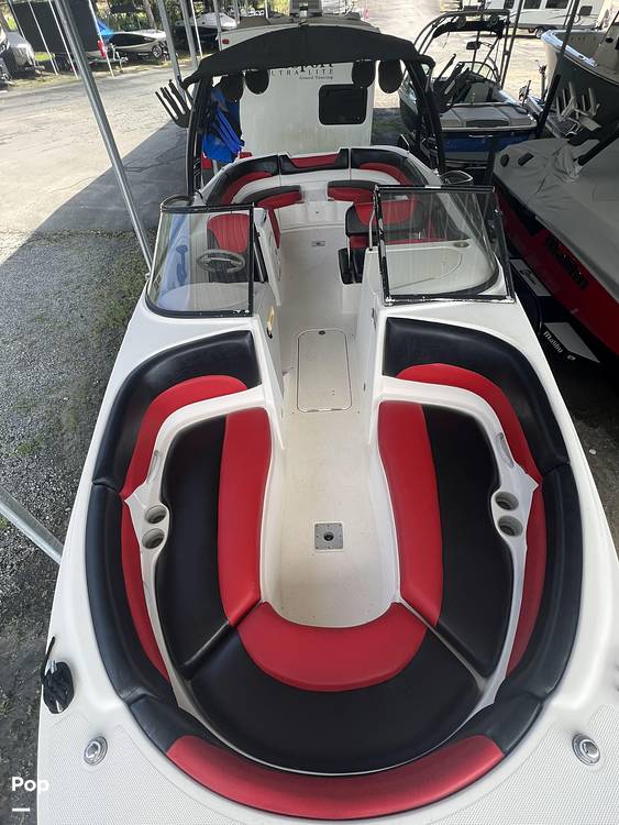 Slide: The Image of Bayliner 249 Sun Deck 2004 - 12971030