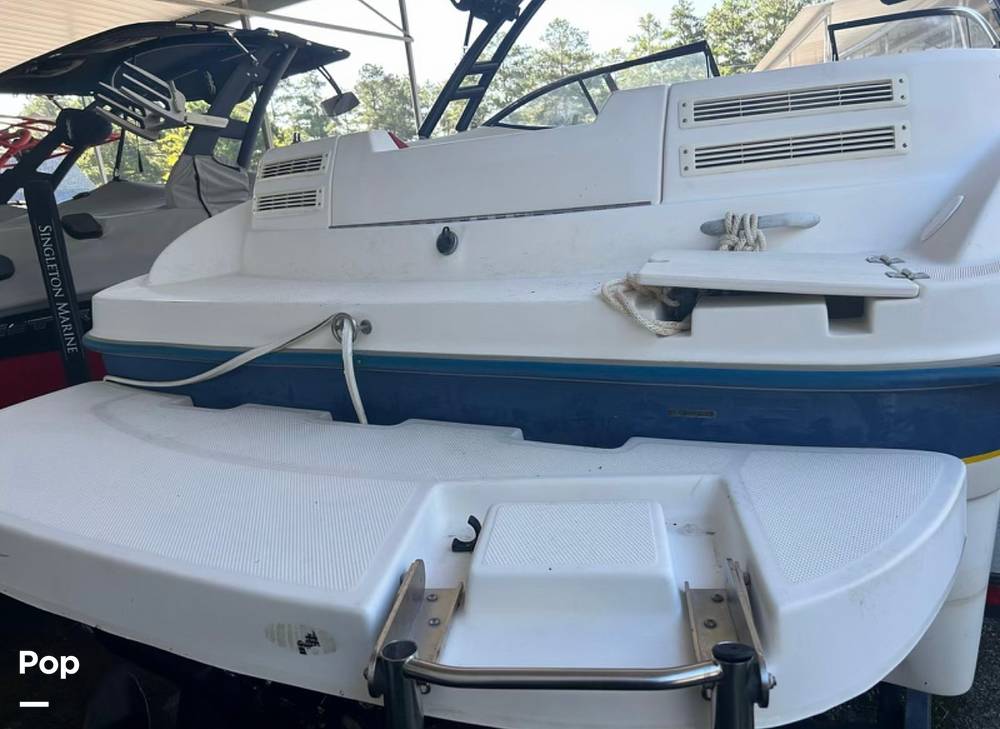 Slide: The Image of Bayliner 249 Sun Deck 2004 - 13013290