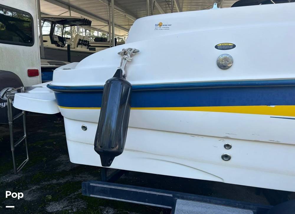 Slide: The Image of Bayliner 249 Sun Deck 2004 - 13013293