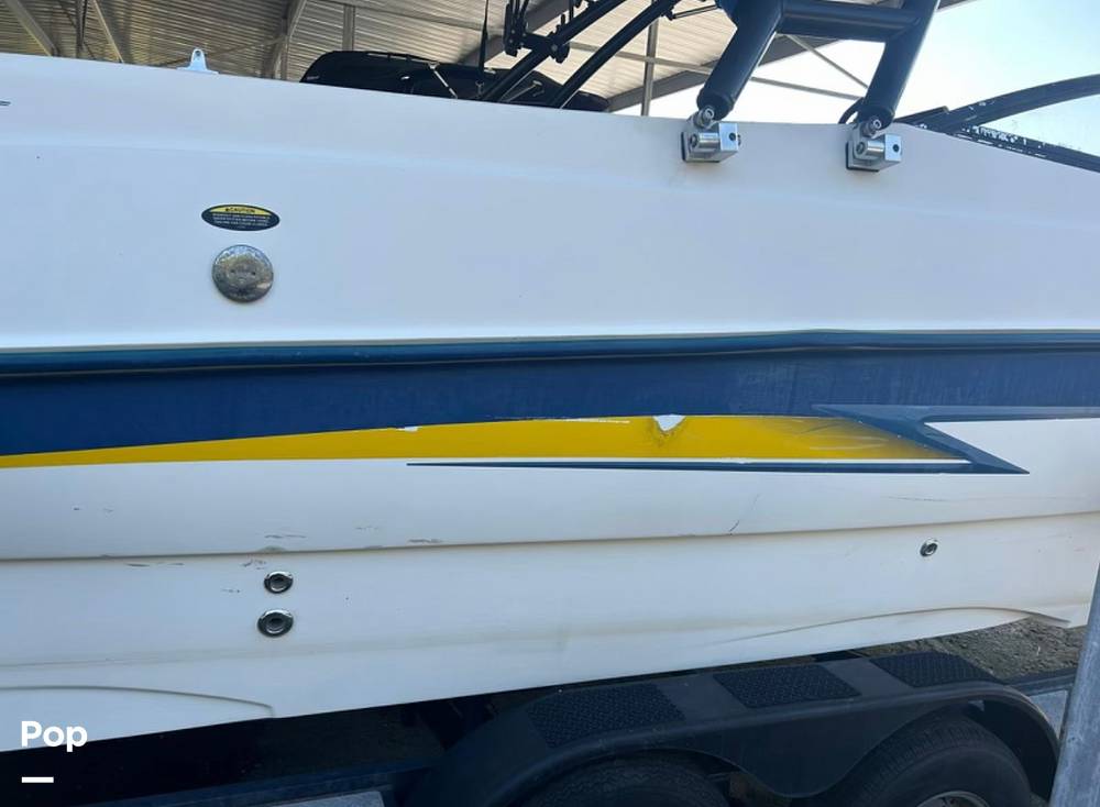 Slide: The Image of Bayliner 249 Sun Deck 2004 - 13013294