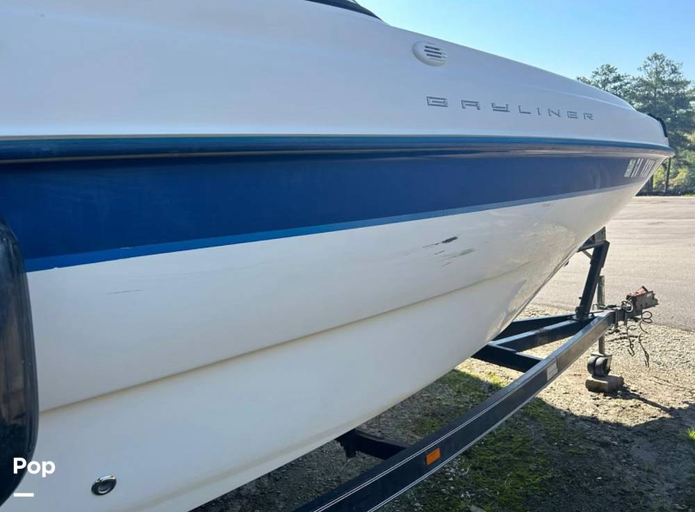 Slide: The Image of Bayliner 249 Sun Deck 2004 - 13013295