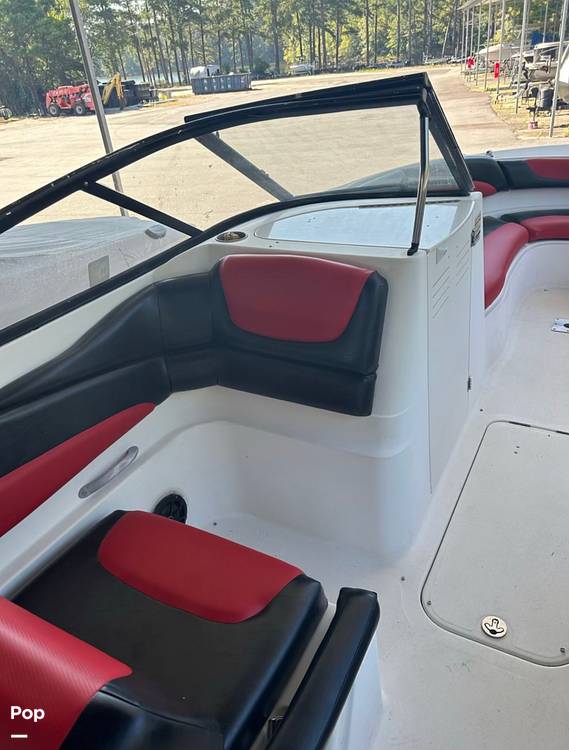 Slide: The Image of Bayliner 249 Sun Deck 2004 - 13013273