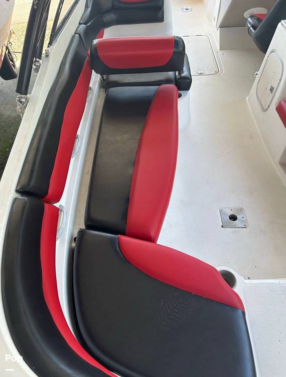 Slide: The Image of Bayliner 249 Sun Deck 2004 - 13013278