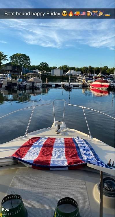 Slide: The Image of 1996 Bayliner Ciera 2655 for sale in Channahon, IL - 12