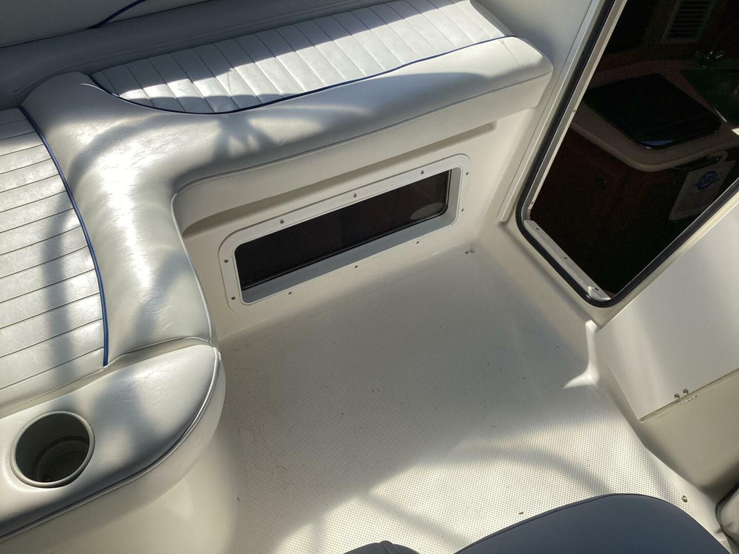 Slide: The Image of Bayliner 2655 Cierra 2004 - 5110382