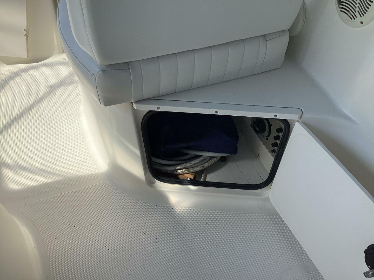 Slide: The Image of Bayliner 2655 Cierra 2004 - 5110361