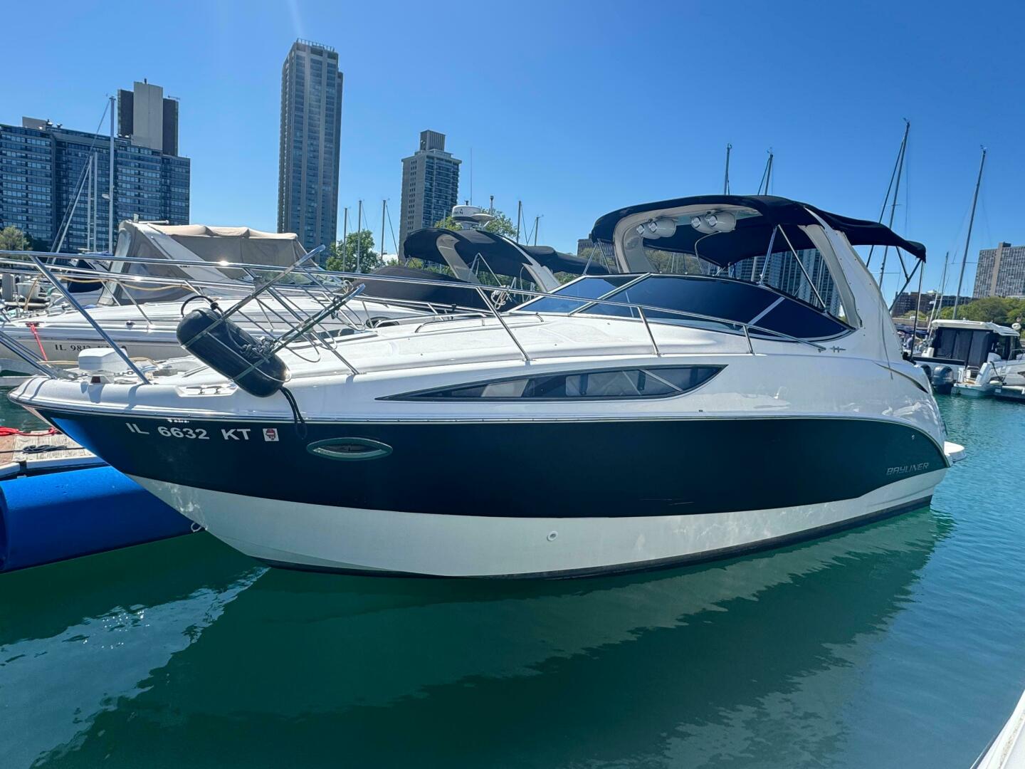 Slide: The Image of Bayliner 285 Cruiser 2011 - 5340226