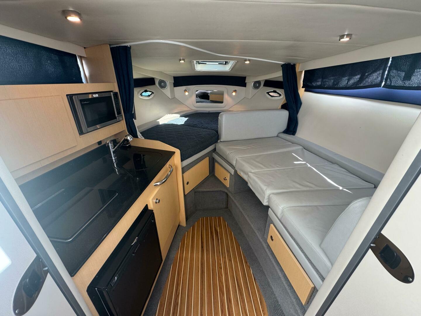 Slide: The Image of Bayliner 285 Cruiser 2011 - 5340235