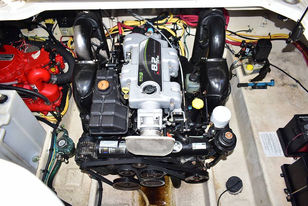 Slide: The Image of Bayliner 285 SB Cruiser 2012 - 15778033