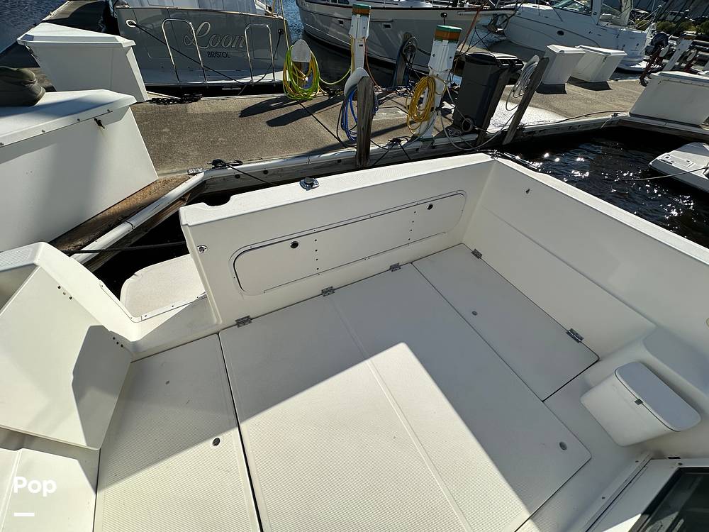 Slide: The Image of 2006 Bayliner 288 Command Bridge - 3