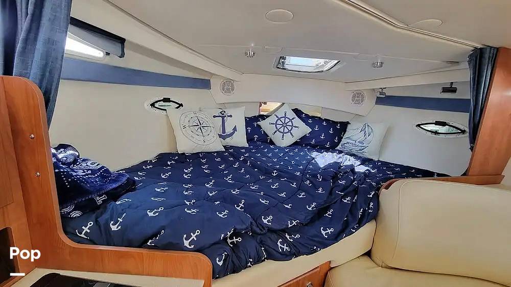 Slide: The Image of Seller Photo - 15807045