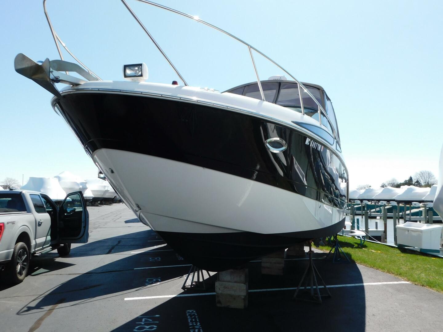 Slide: The Image of Bayliner 315 Cruiser 2012 - 5214799
