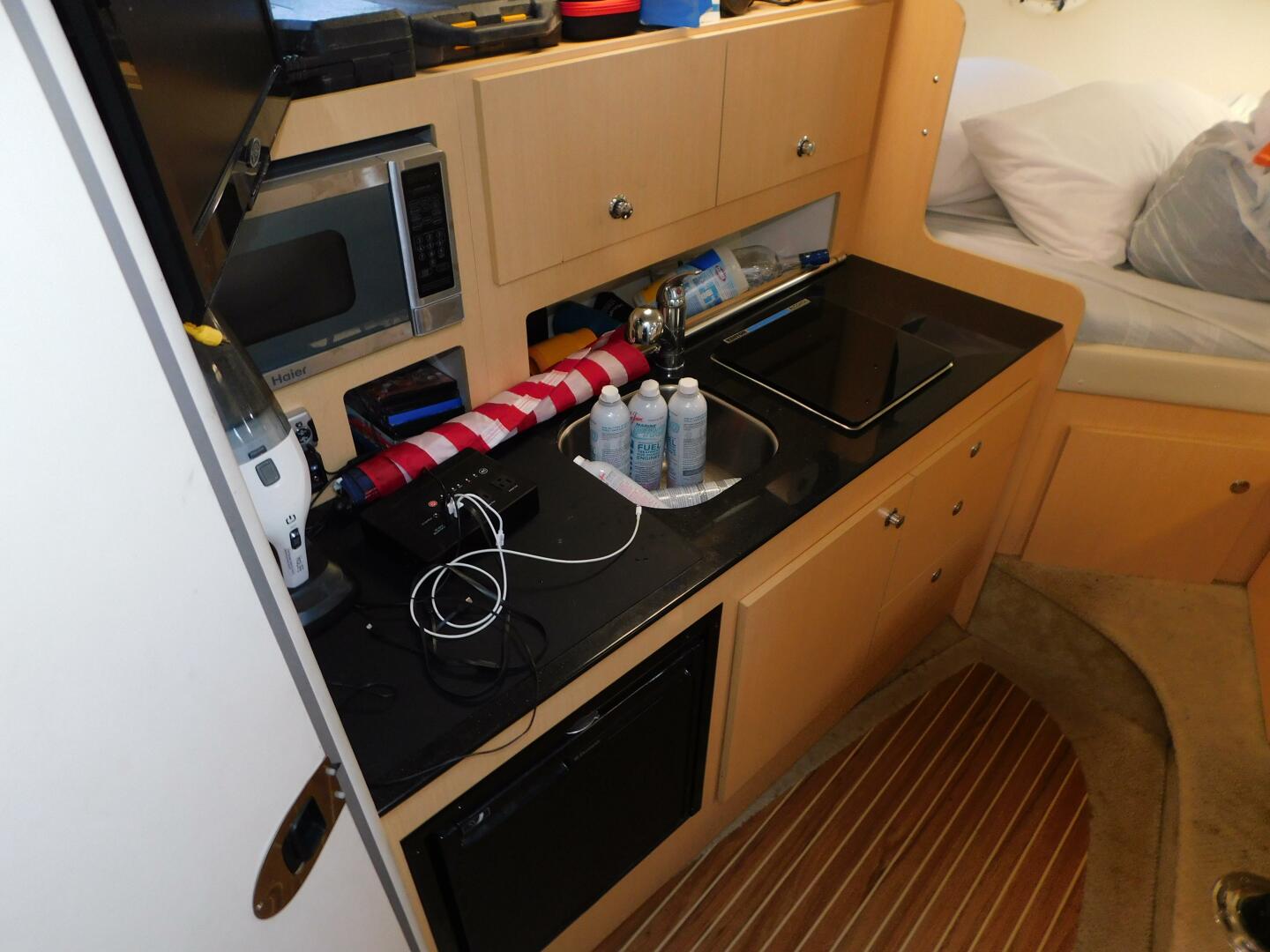 Slide: The Image of Bayliner 315 Cruiser 2012 - 5214834