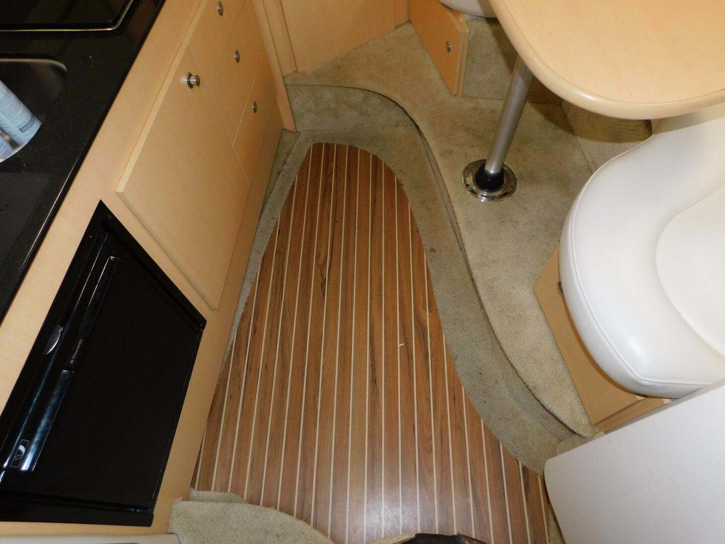 Slide: The Image of Bayliner 315 Cruiser 2012 - 5214835