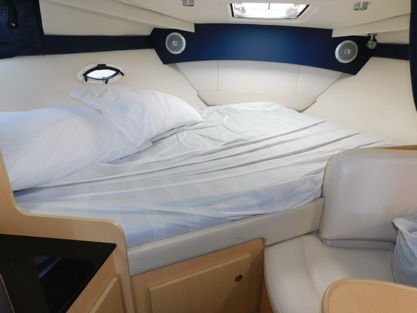 Slide: The Image of Bayliner 315 Cruiser 2012 - 5214838