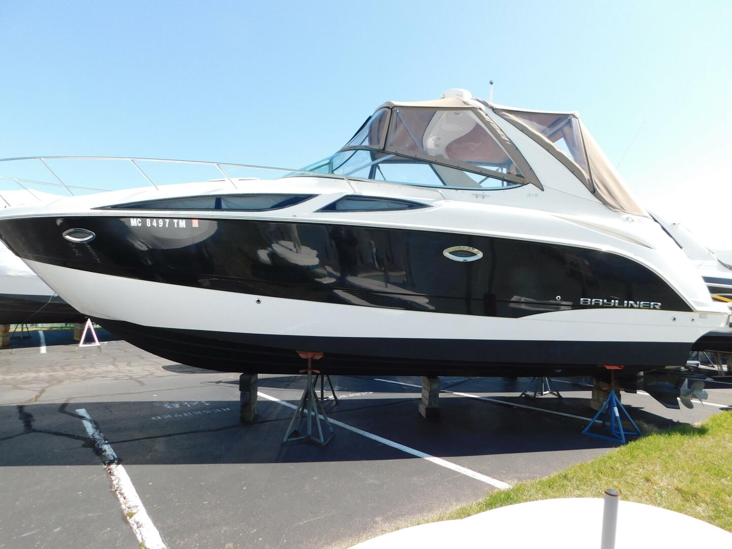 Slide: The Image of Bayliner 315 Cruiser 2012 - 5214800