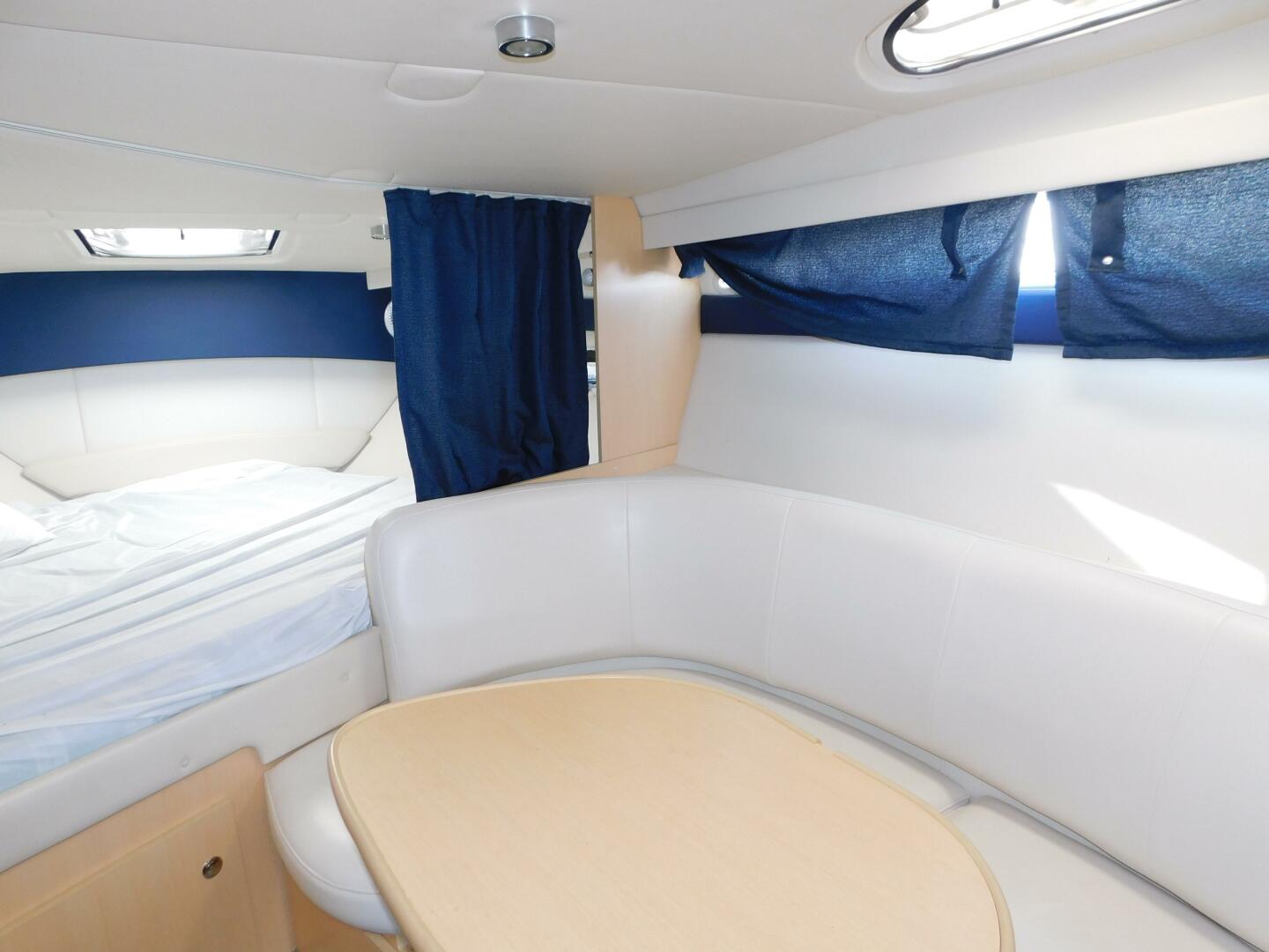 Slide: The Image of Bayliner 315 Cruiser 2012 - 5214849