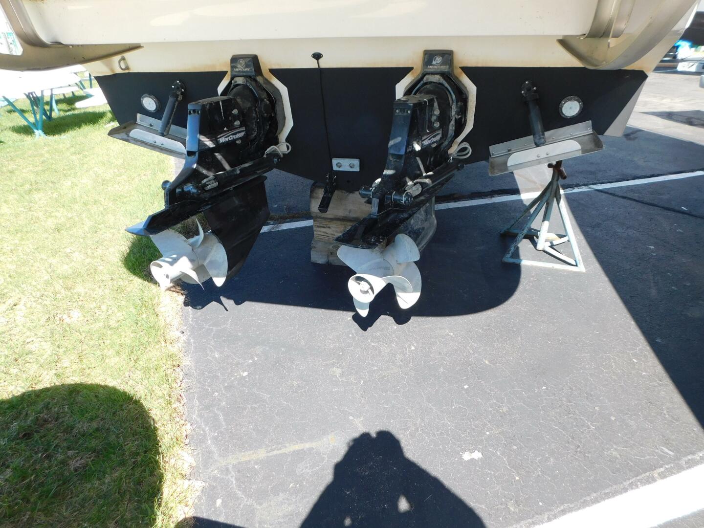 Slide: The Image of Bayliner 315 Cruiser 2012 - 5214802