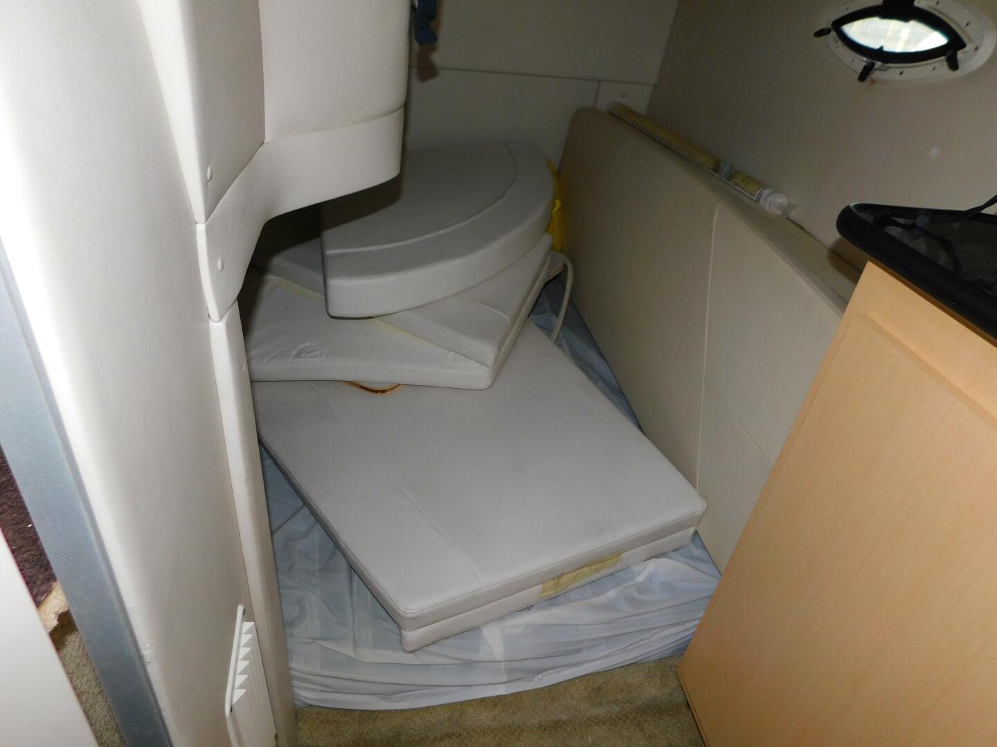 Slide: The Image of Bayliner 315 Cruiser 2012 - 5214859