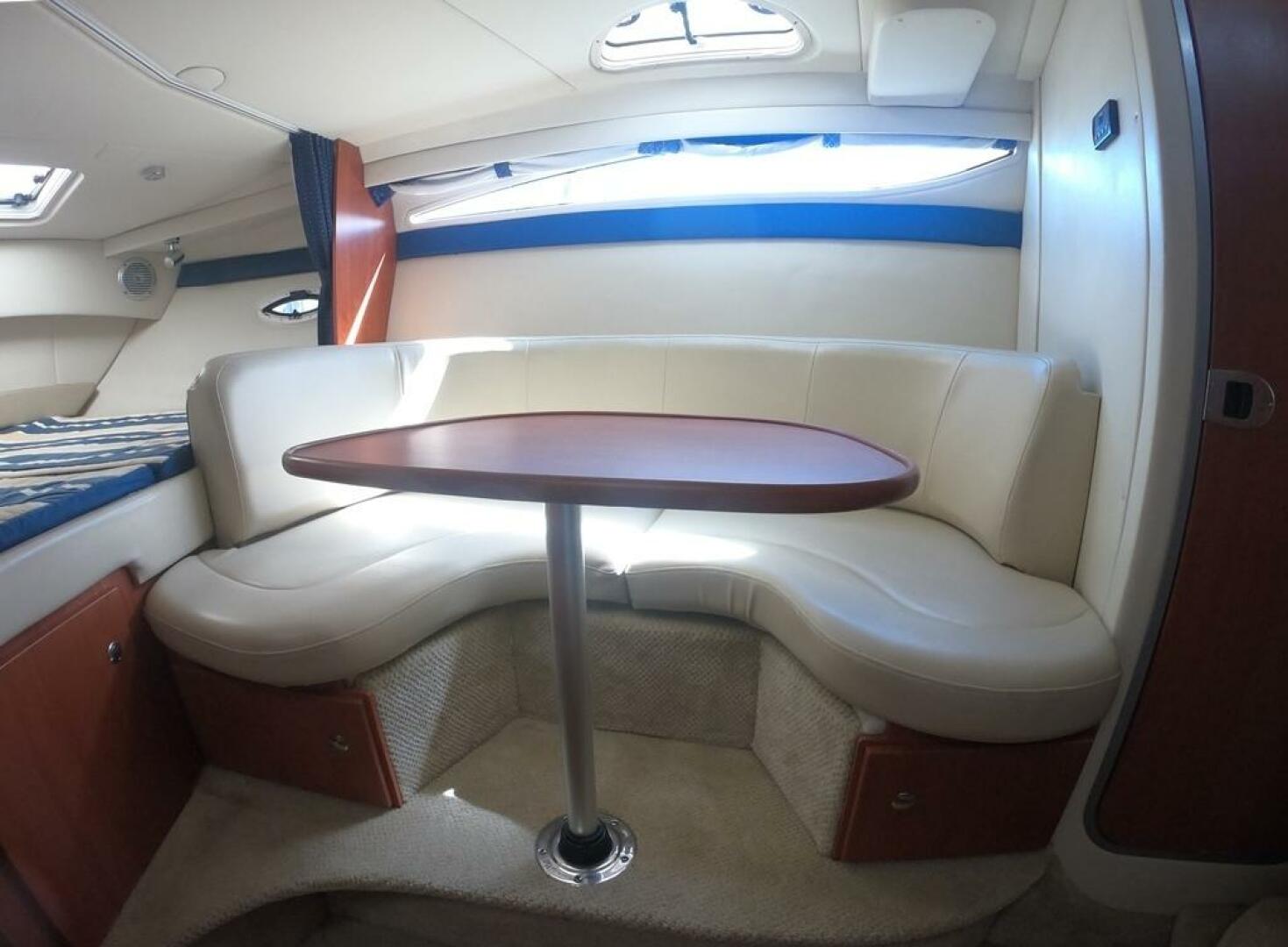 Slide: The Image of Bayliner 315 Express 2010 - 4824937