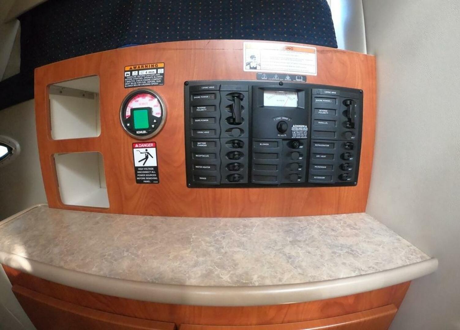 Slide: The Image of Bayliner 315 Express 2010 - 4824940