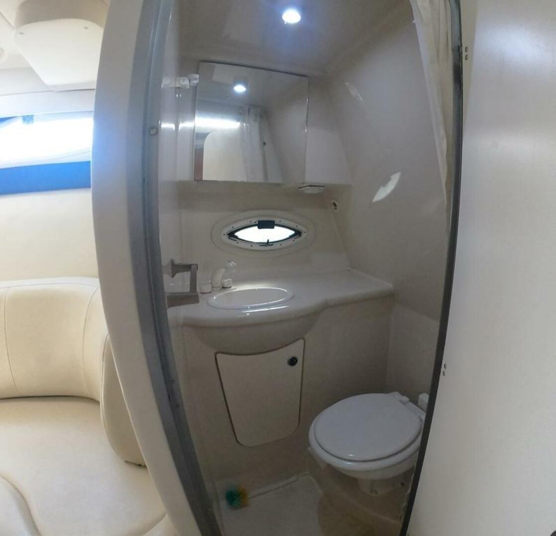 Slide: The Image of Bayliner 315 Express 2010 - 4824941