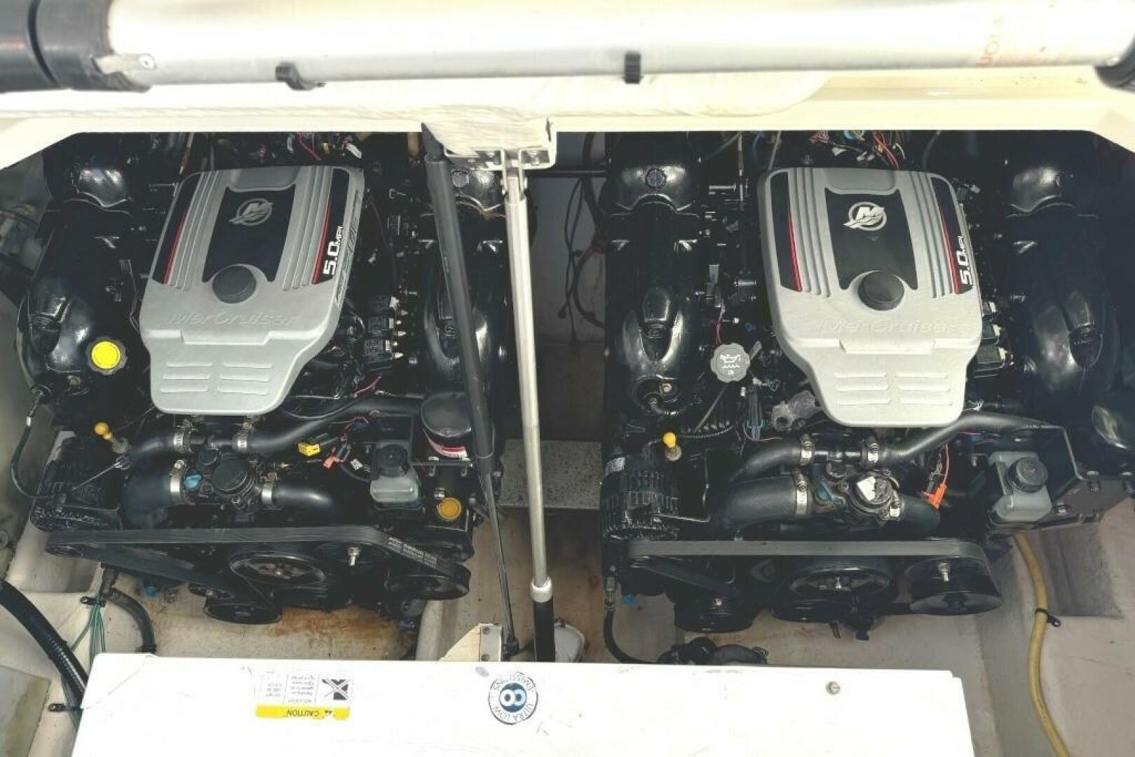 Slide: The Image of Bayliner 315 Express 2010 - 4824942