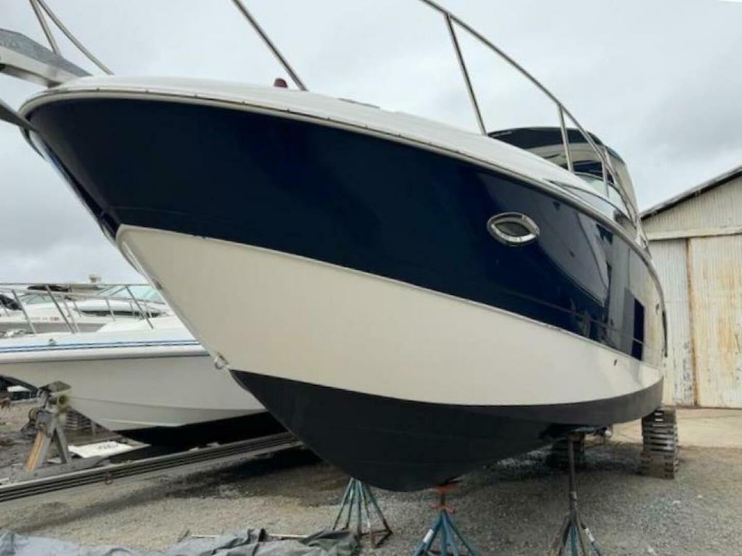 Slide: The Image of Bayliner 315 Express 2010 - 4824944