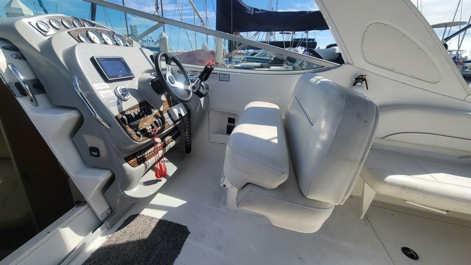 Slide: The Image of Bayliner 315 Express 2010 - 4824931