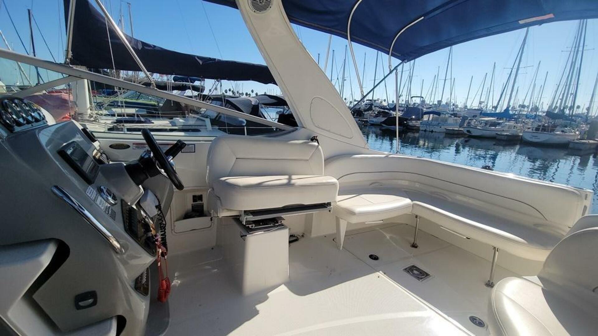 Slide: The Image of Bayliner 315 Express 2010 - 4824932