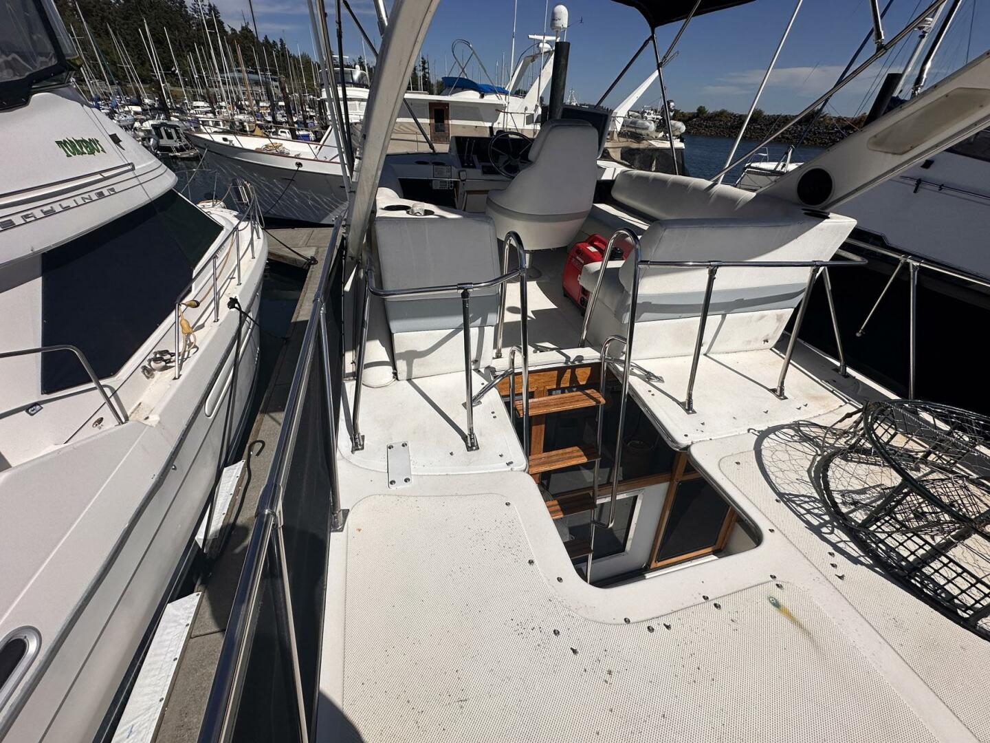 Slide: The Image of Bayliner 32 1992 - 12