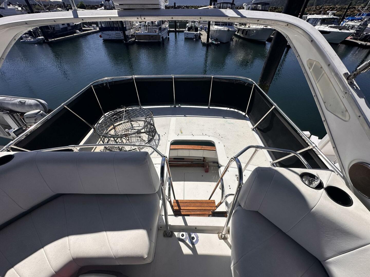 Slide: The Image of Bayliner 32 1992 - 14