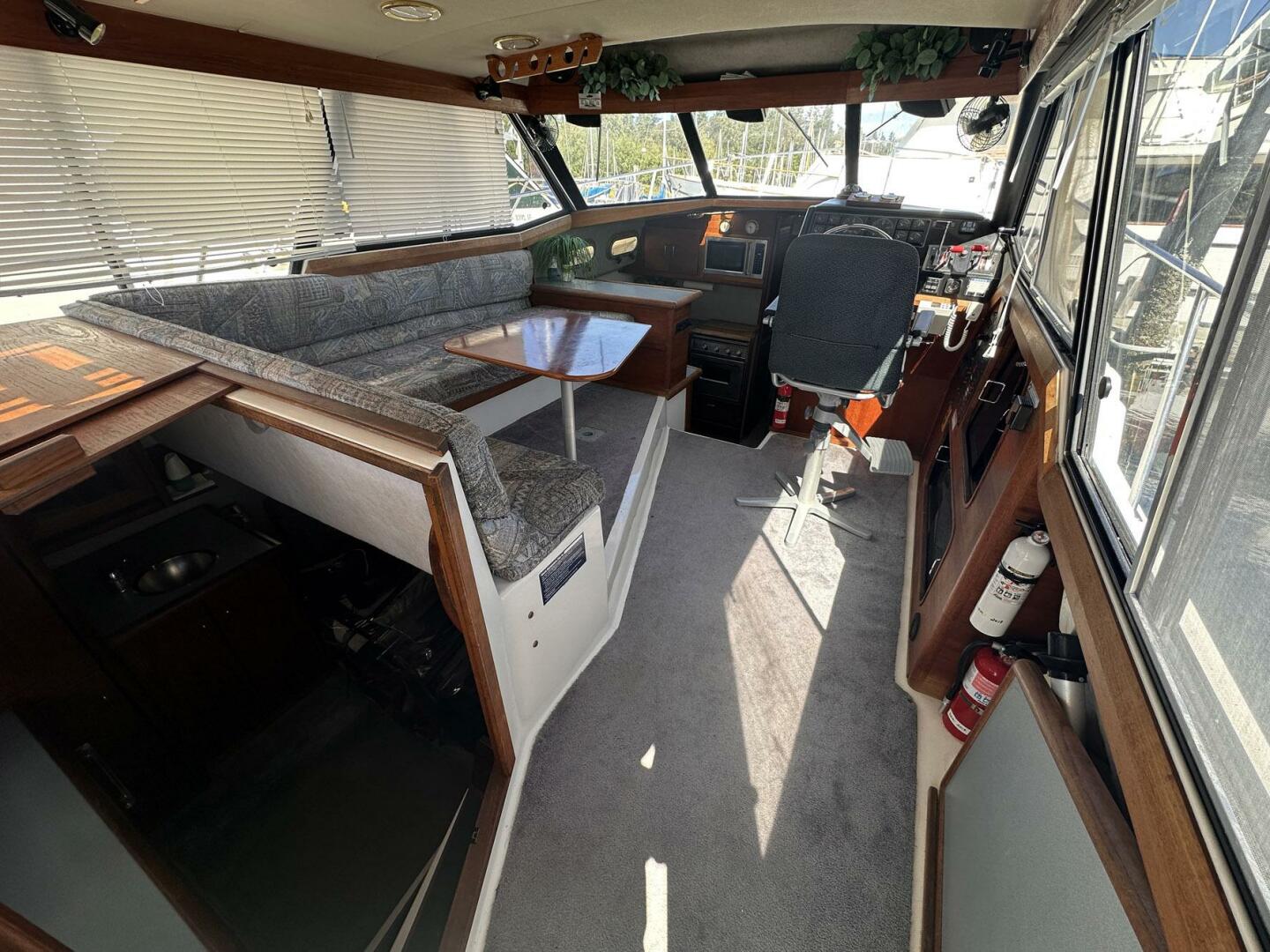 Slide: The Image of Bayliner 32 1992 - 3