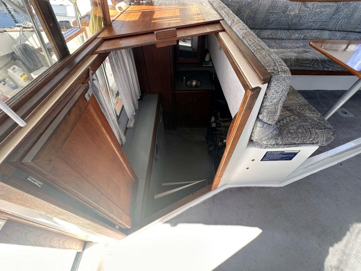 Slide: The Image of Bayliner 32 1992 - 5