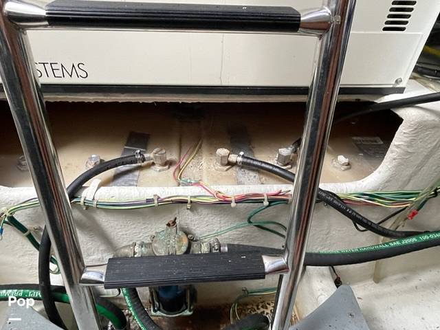 Slide: The Image of Bayliner 325 2005 - 10616898